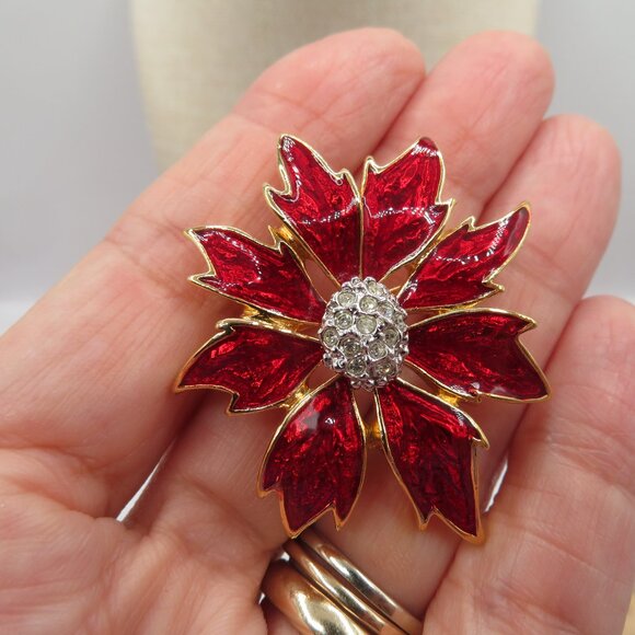 Jewelry - Vintage Poinsettia Enamel Gold Tone Rhinestone Brooch
